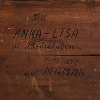 A first half of the 18th Century late Baroque chest of drawers.