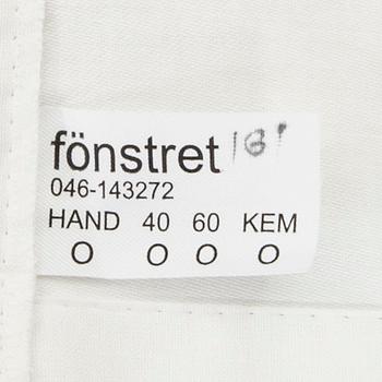 GARDINER 4 längder samt kuddar 2 st "Unikko" Maija Isola för Marimekko, bomull ca 160 x 130 cm vardera.