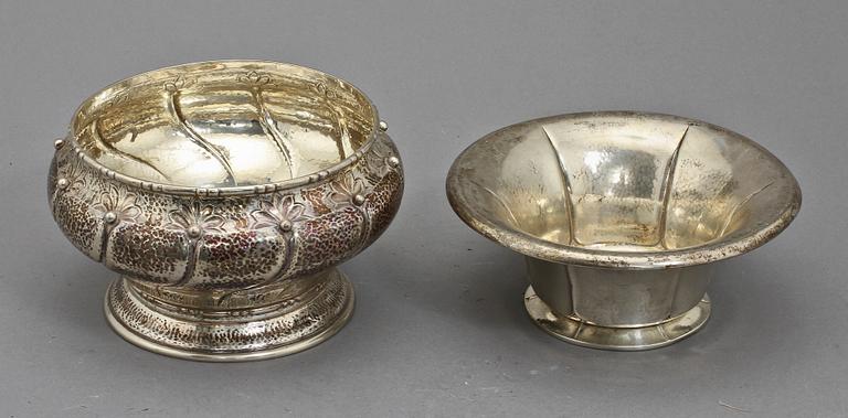 SKÅLAR, 2 st, silver, utländska stämplr resp imporststmplr, 1900-tal. Vikt 660 g.