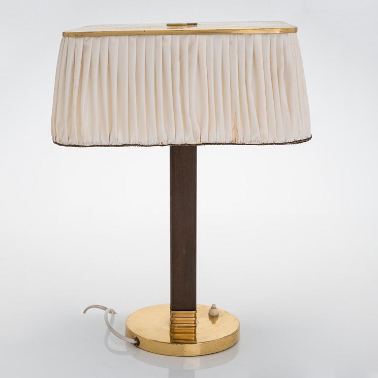 Paavo Tynell, A mid 20th century '5066' desk lamp for Taito Oy, Finland.