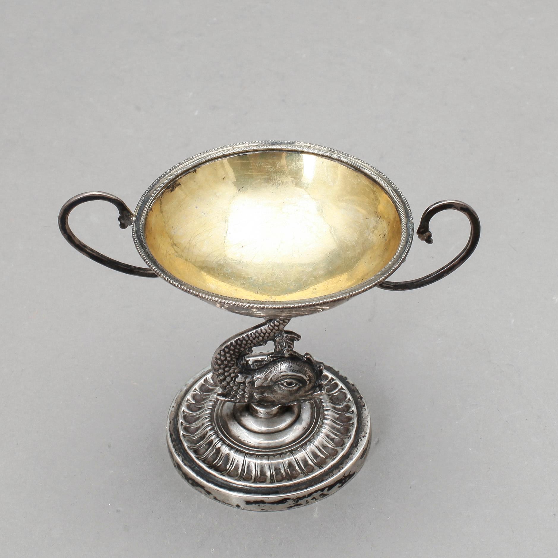 SALTKAR, silver, empire, otydlig mästarstämpel, troligen Stockholm 1821. Vikt ca 92 gram.
