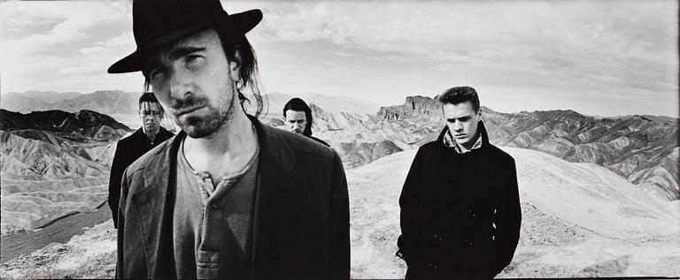 Anton Corbijn, "22:U2", 1982-2003.