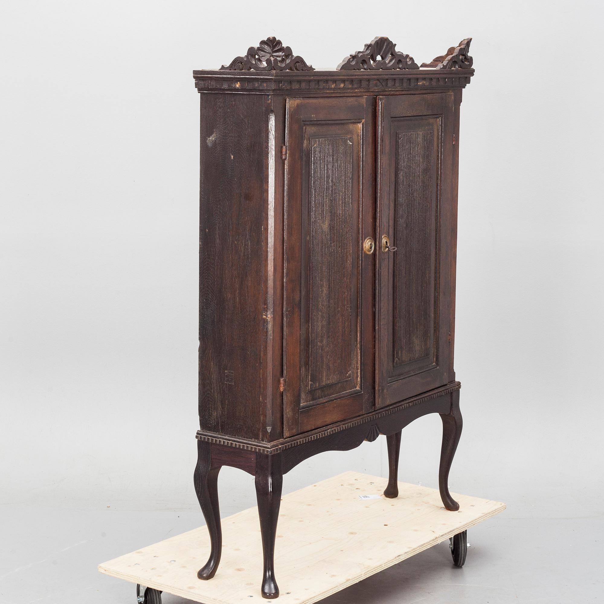 SKÅP, sengustaviansk, omkring 1800.