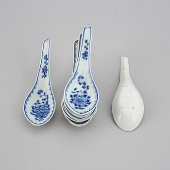 A set of 31 spoons, China, Republic and 20th Century.