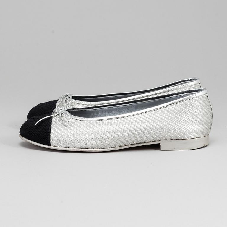 CHANEL, ballerinaskor, storlek 37,5.