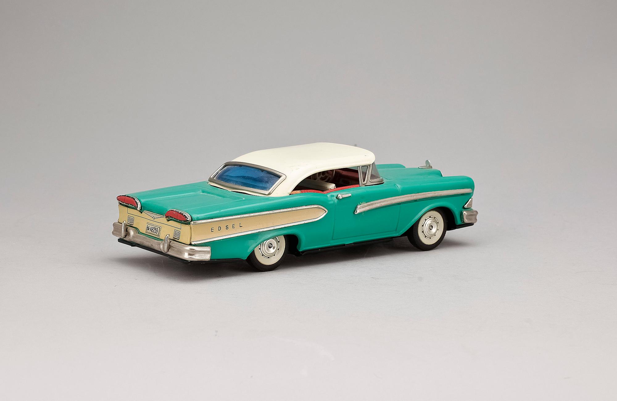 LEKSAKSBIL, plåt, Haji, Japan, 1950-tal.