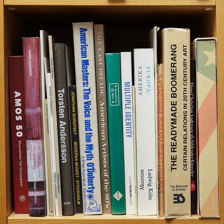 Björn Springfeldt's art library.