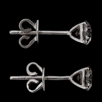 ÖRHÄNGEN, ett par, 18k vitguld med briljantslipade diamanter tot ca1,03ct. 2000-tal.