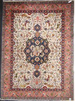 MATTA. Orientalisk ca 340 x 240.