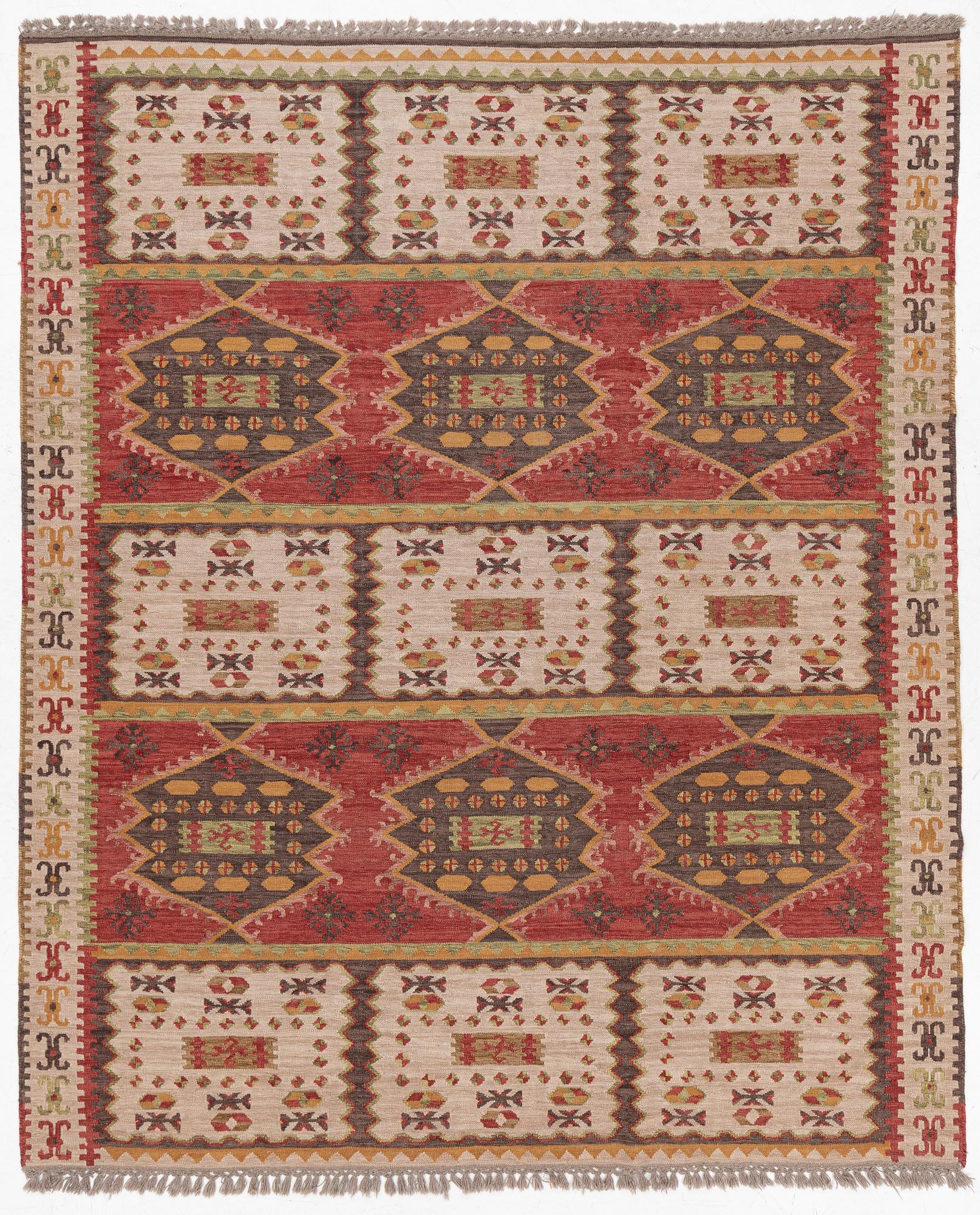A Kilim carpet, c. 305 x 250 cm.