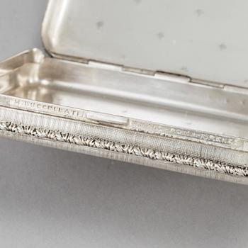 An Intalian 20th century silver snuff-box, marked M Buccellati, Milano - Roma- Firenze.