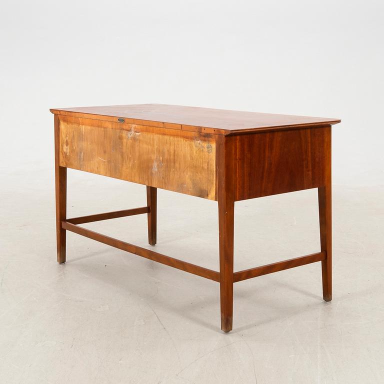 Sideboard 1900-talets mitt Holger Christensens mobelmagasiner Danmark.