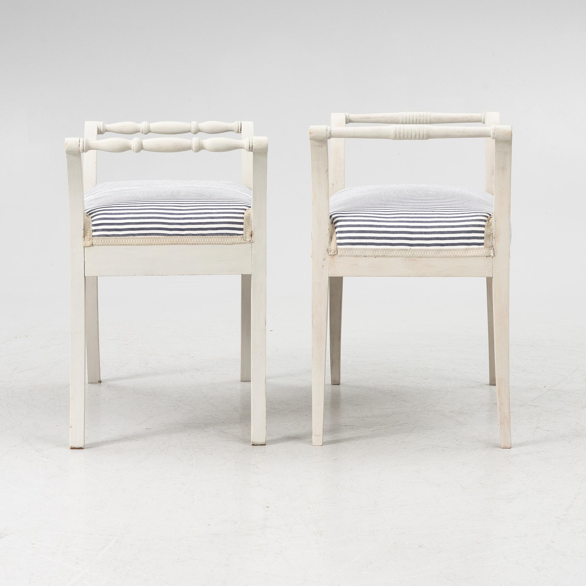 Taburetter, 2 st snarlika, tidigt 1900-tal.