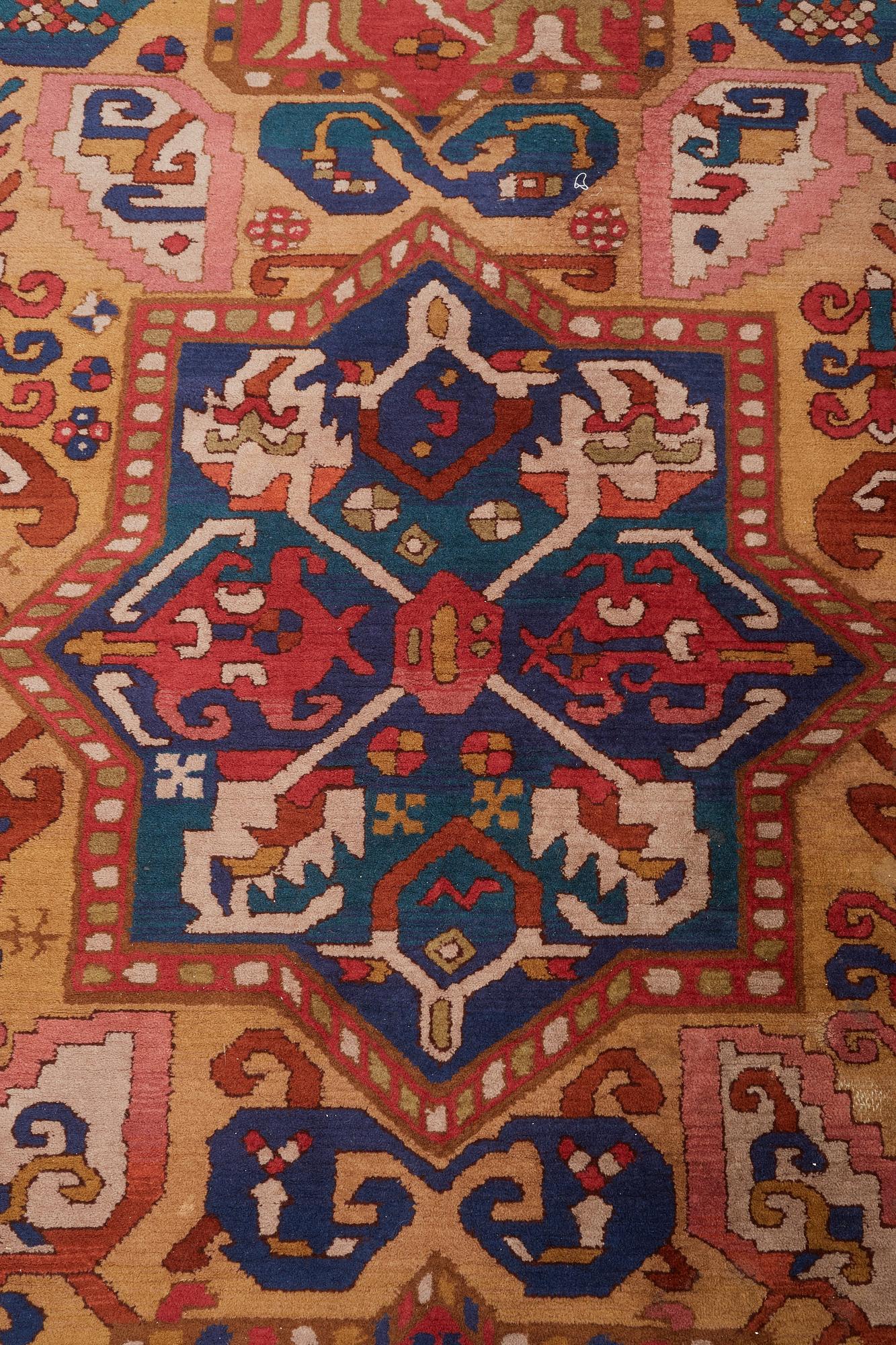 MATTO, a semi-antique Vorwerk, ca 242,5 x 130 cm.