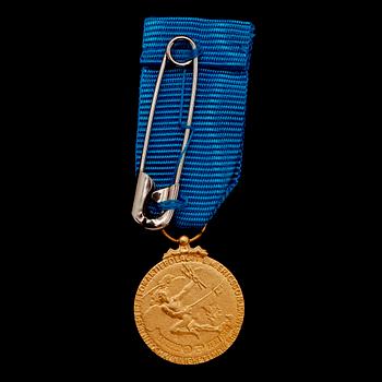 MEDALJ, 18 k guld, Sporrong, 1992. Vikt ca 5 g.