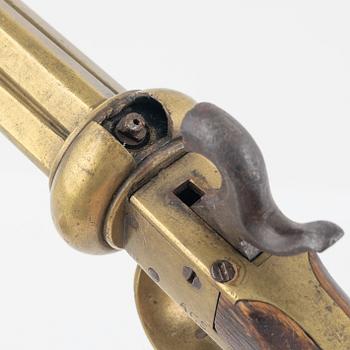 Slaglåsrevolver, märkt AGS (Anders Gustafsson 1835-1924 Ödesstugu).