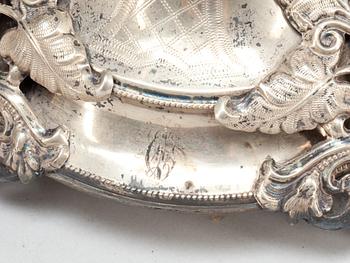 KANDELABRAR, låghaltigt silver, ett par. Polen, tidigt 1900-tal.