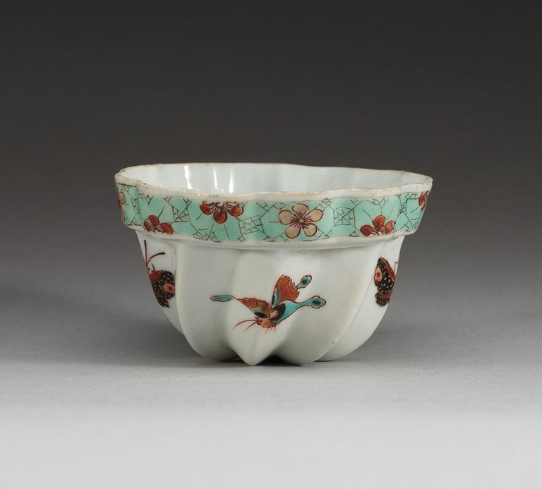 A dessert mould, Qing dynasty, Qianlong (1736-95).