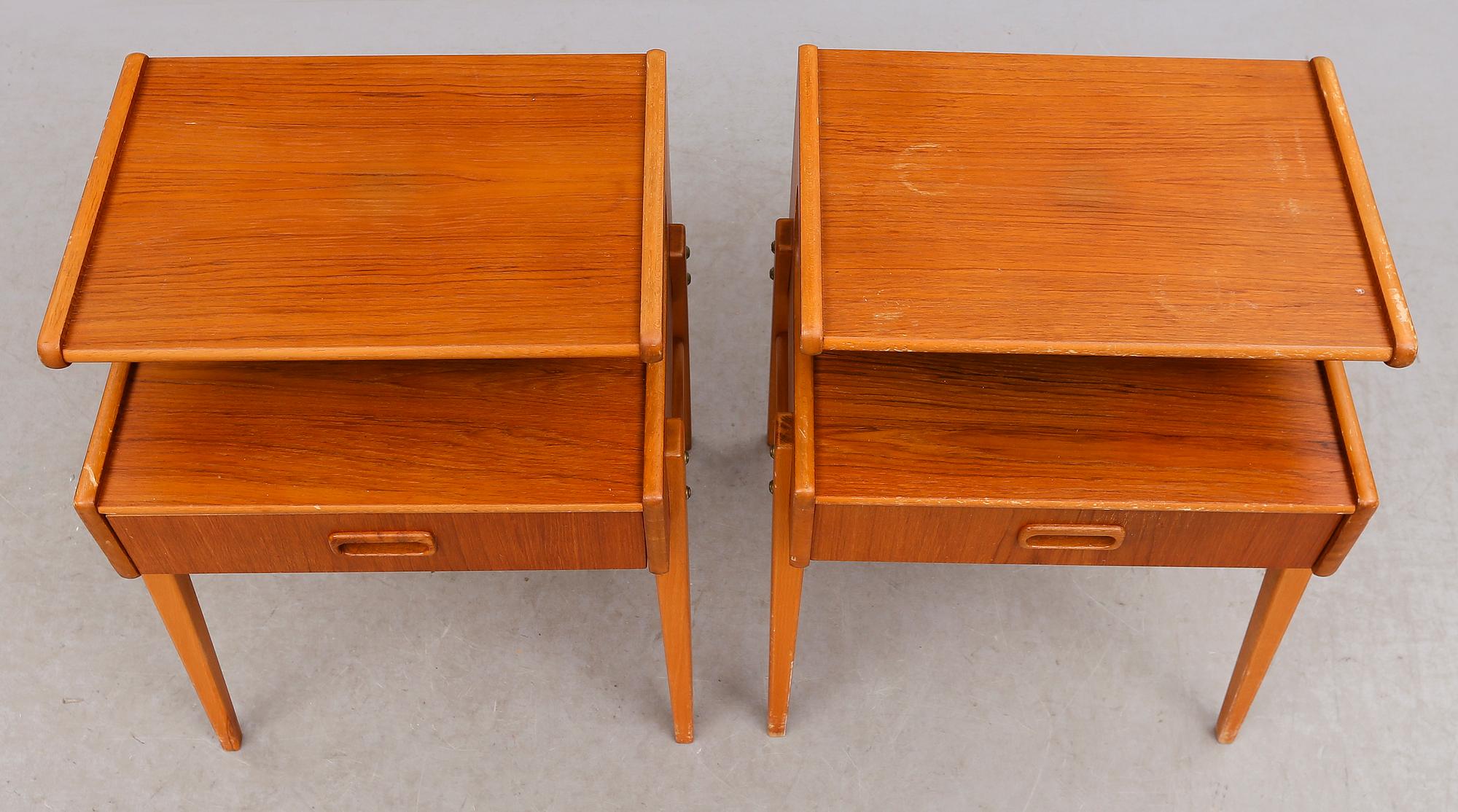 SÄNGBORD, 1 par, 1900-talets mitt.