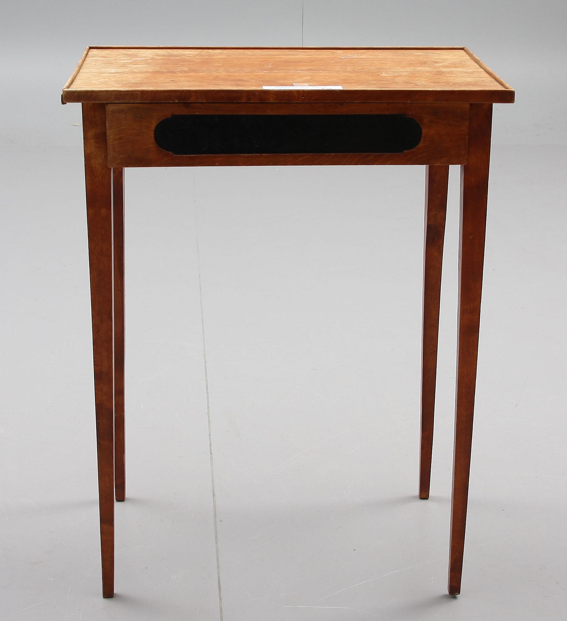 DAMARBETSBORD, gustaviansk stil, 1800-tal.