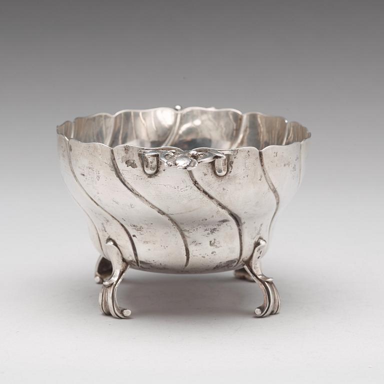 Petter Åkerman, konfektskål, silver, Stockholm
1769, rokoko.