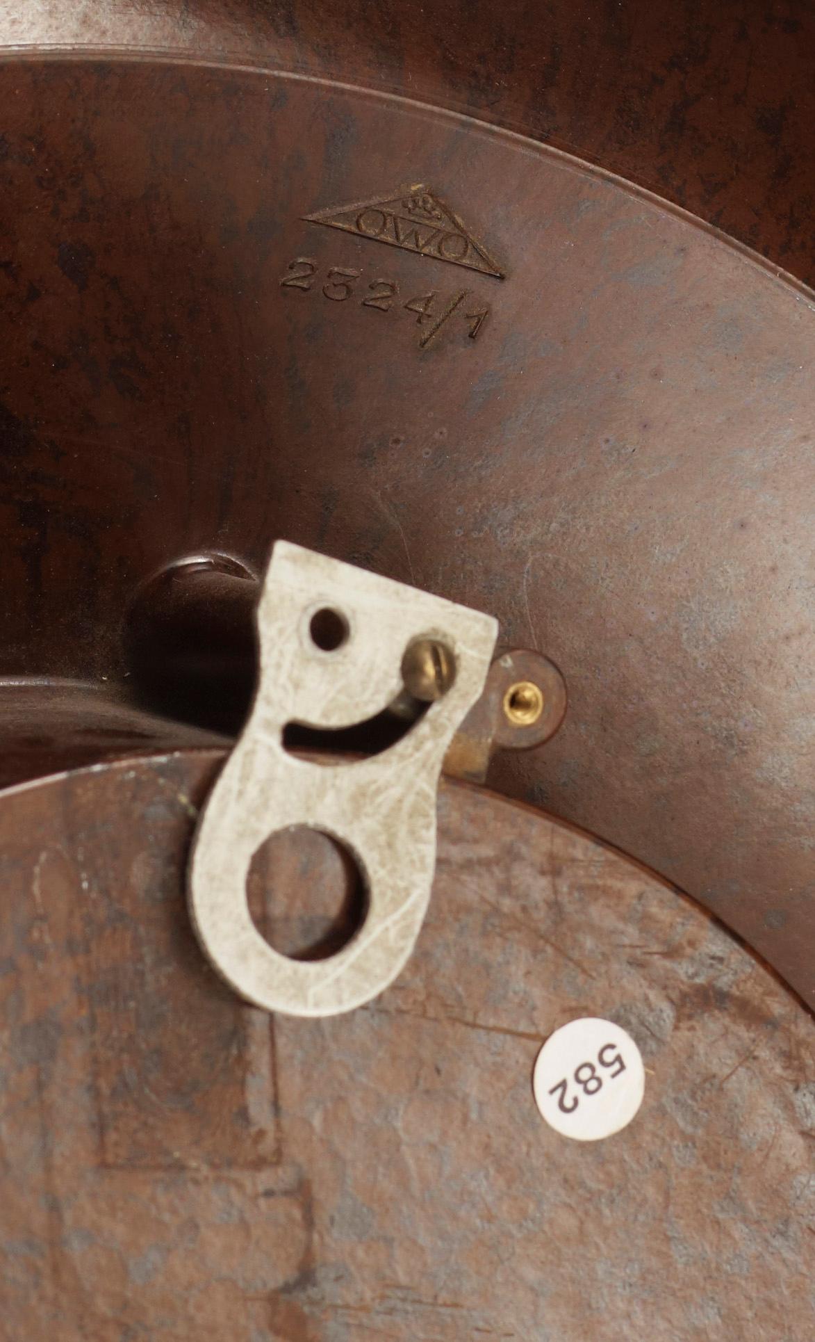 VÄGGUR, bakelit, OWO, Schweiz, 1900-talets första hälft.