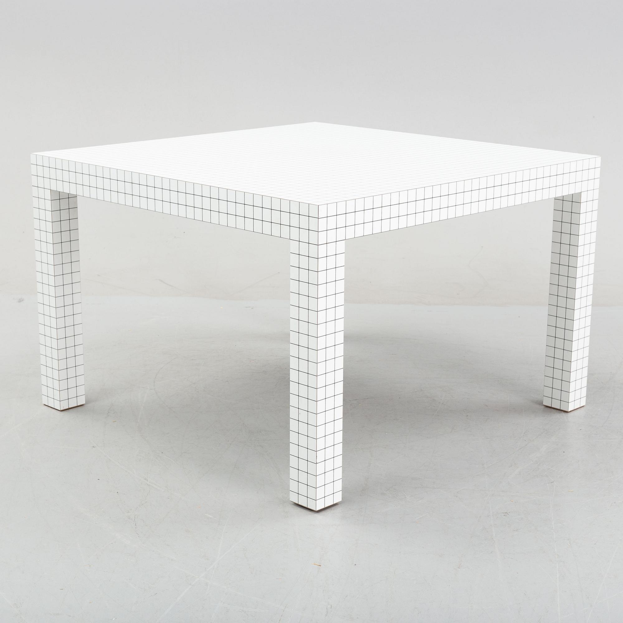 A model 2600 'Quadrema' table by Superstudio for Zenotta, designed in 1970.
