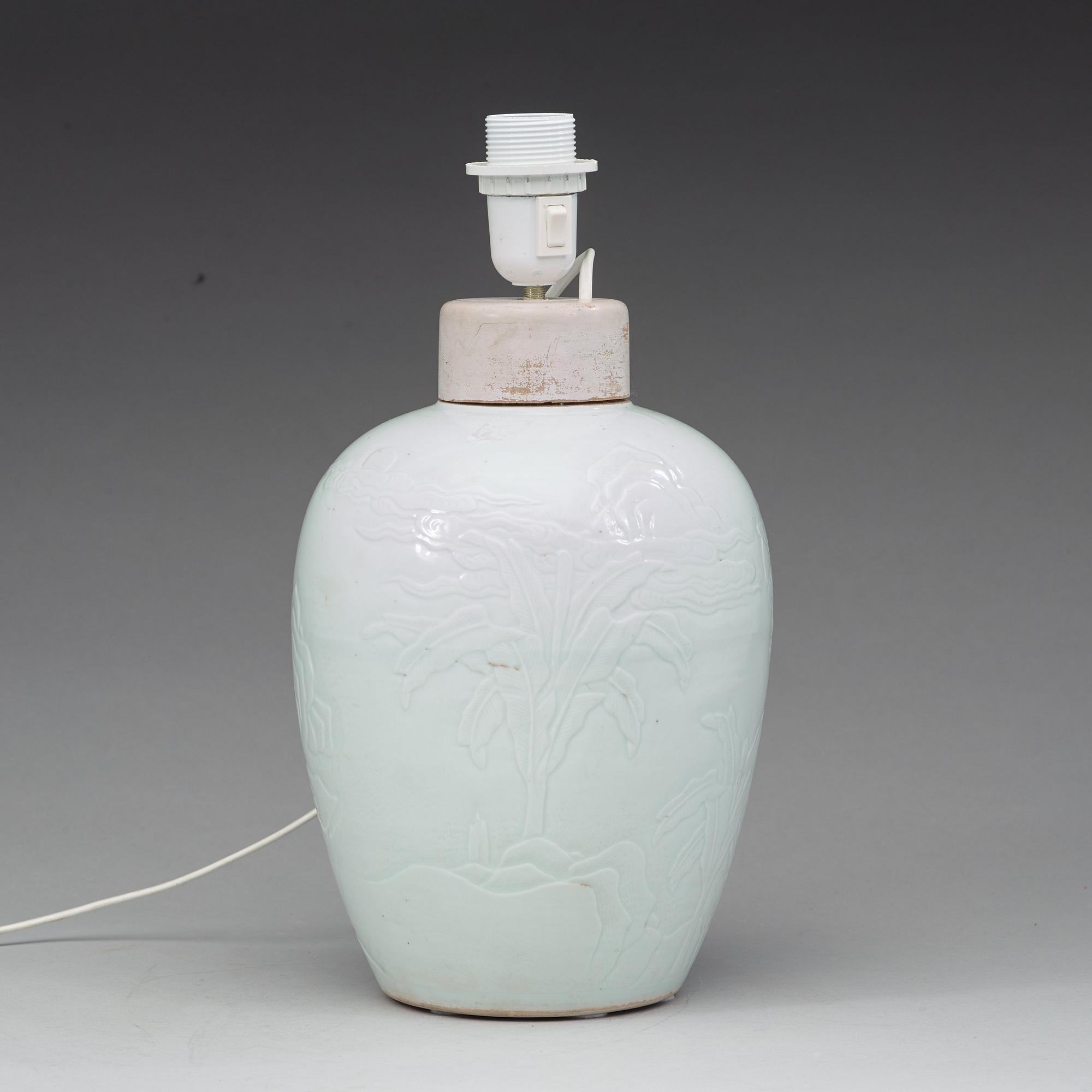 KRUKA, porslin. Transtition, 1600-tal.