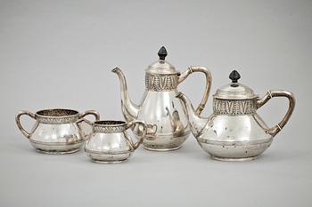 KAFFE- och TESERVIS, 4 delar, silver, Christian F. Heise, Danmark. 1917. Tot vikt 1600 g.