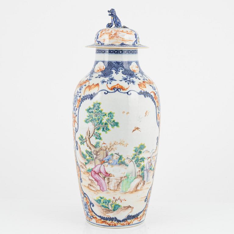 A large famille rose vase, Qing dynasty, Qianlong (1736-95).