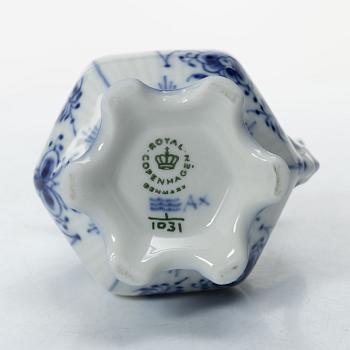 Royal Copenhagen, A sixteen-piece 'Blue fluted Full lace' Mocca service, second half of the 20th century.