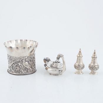 Bordstillbehör, 4 delar, silver, England, 1800-tal.