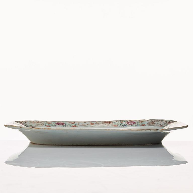 Fat, kompaniporslin. Qingdynastin, Qianlong (1736-95).