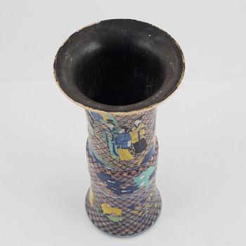 A transition style porcelain vase, 20th century.