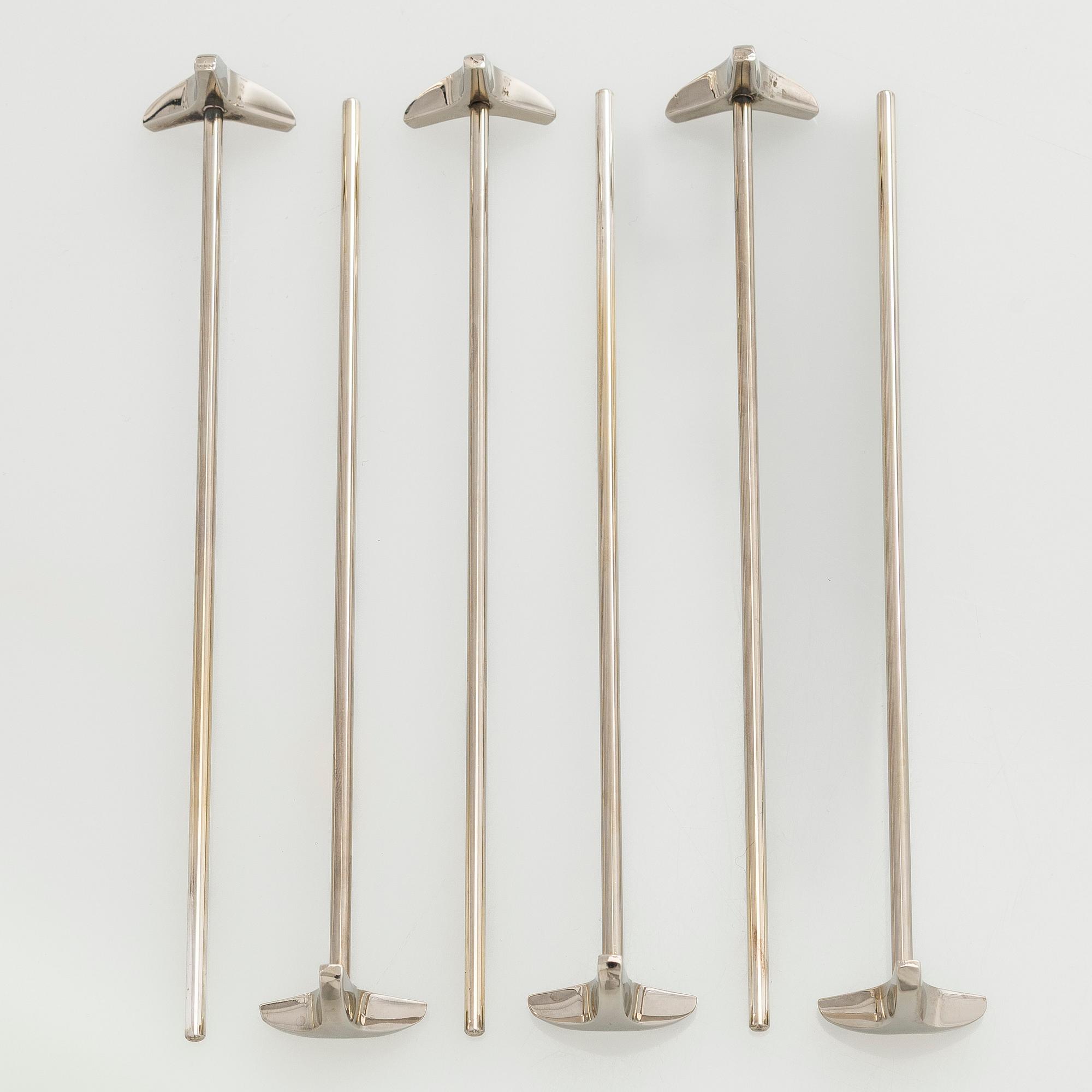 Kokoelma kattausesineitä, 17 osaa.