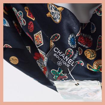 BLUS, Chanel.