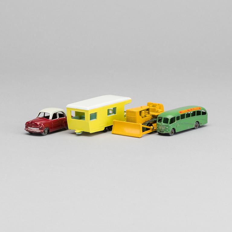 LESNEY MATCHBOX SERIES, 4 st, Bland annat Trailer Caravan RW 23D-2.