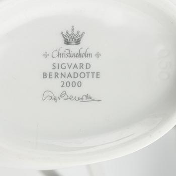 Sigvard Bernadotte, a dinner and coffee service, 'Millenuim/Marianne', Christineholm, Fyrklövern, numbered 162/499.