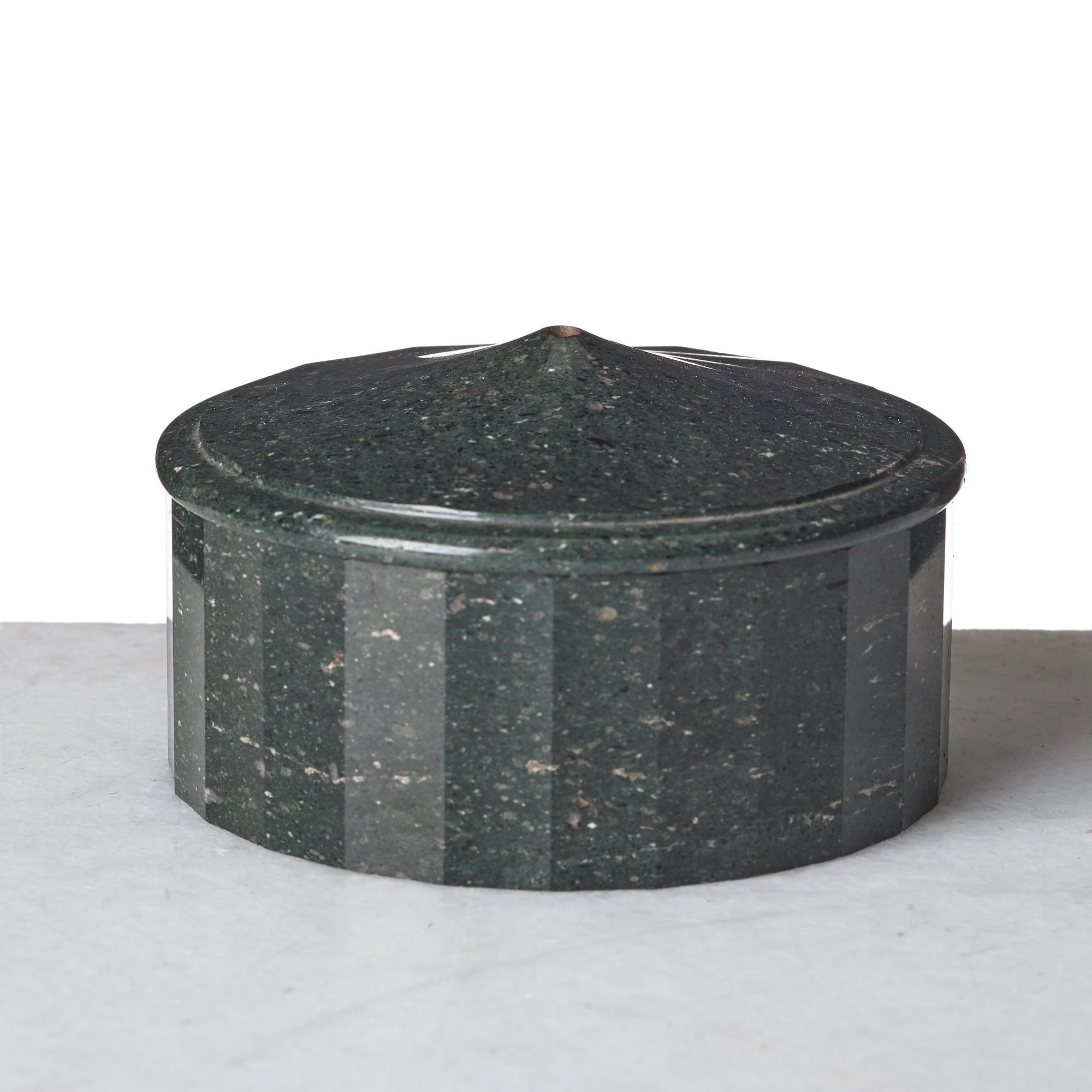 SMÖRASK MED LOCK, Älvdalen, 1800-talets början.