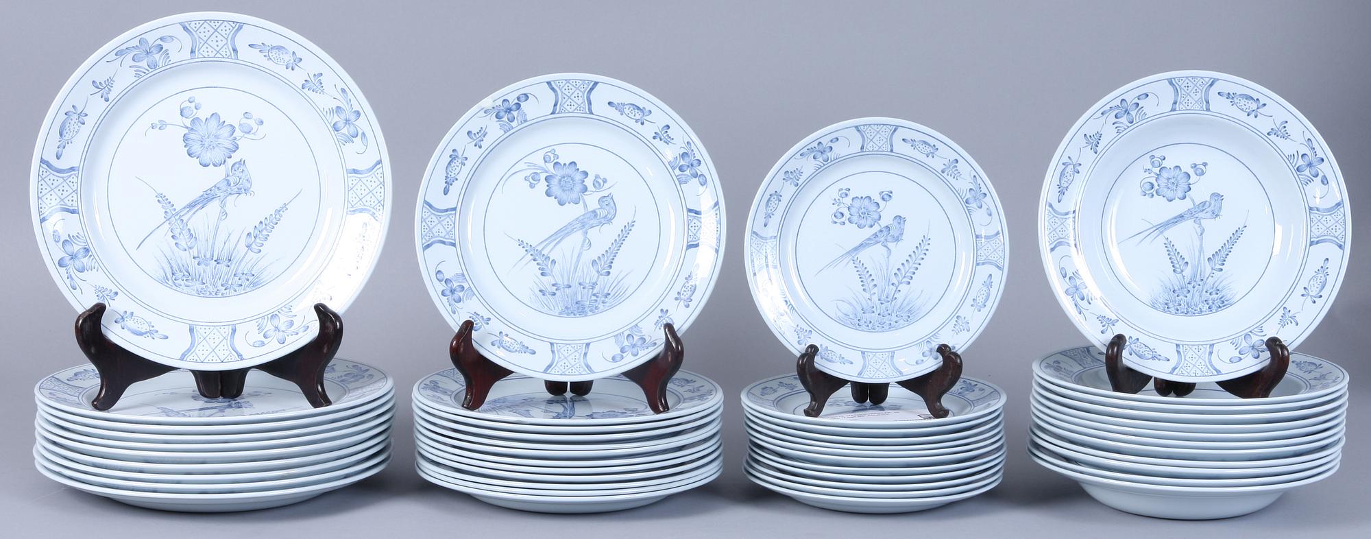 MATSERVISDELAR, 59 delar,"Fågel Blå" Rörstrand.