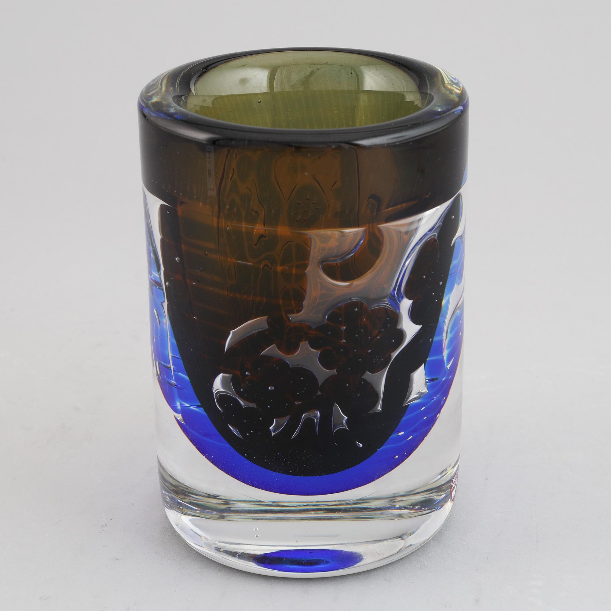 Edvin Öhrström, a signed glass vase, 'Gondoljären', Orrefors, 1986.