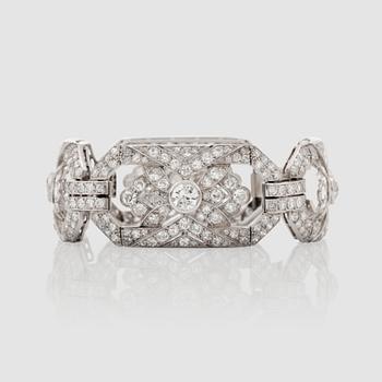 1433. An Art Déco old-cut diamond bracelet, circa 13.00 cts in total.