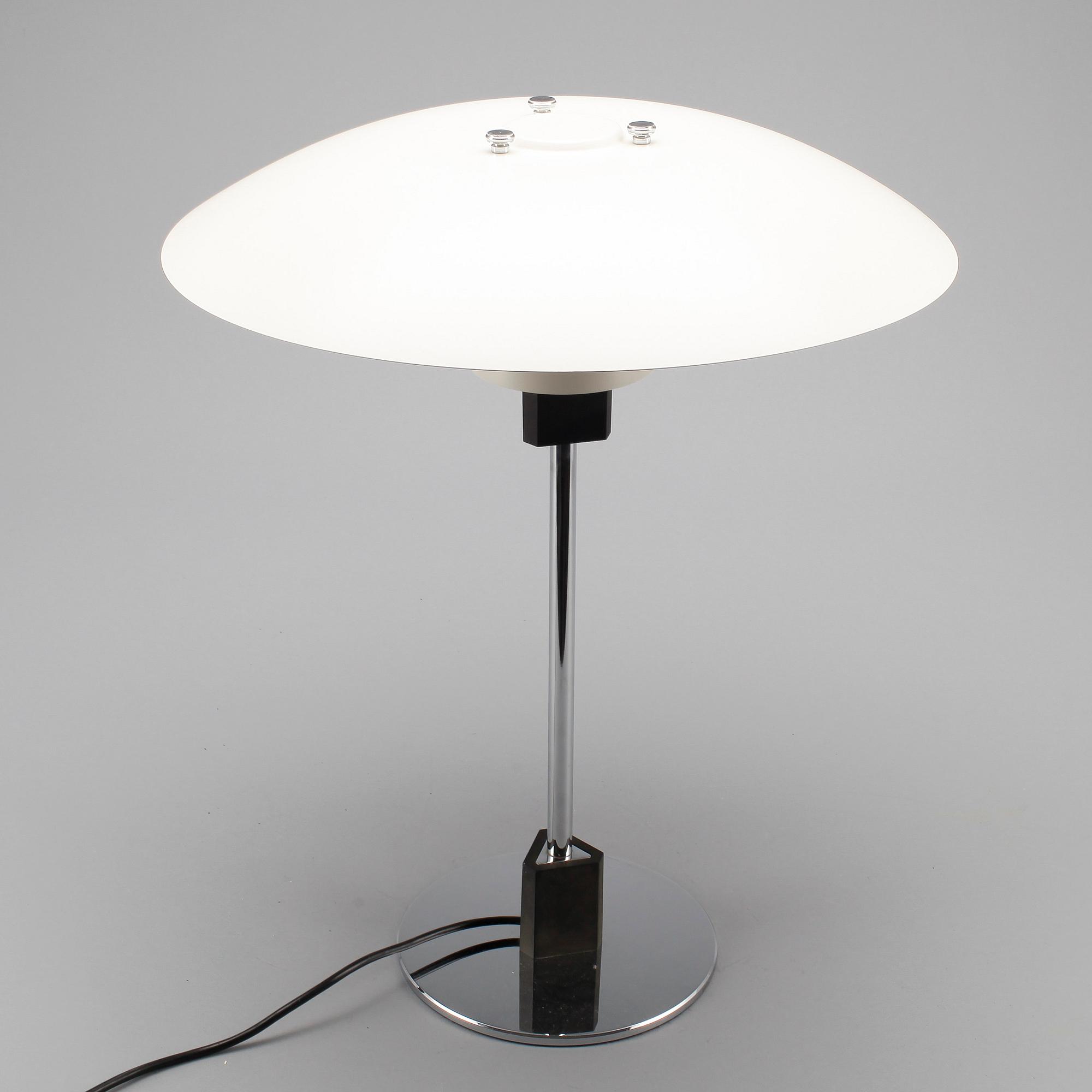 BORDSLAMPA, PH-4/3, Poul Henningsen, Louis Poulsen, Danmark, 1900-talets slut.