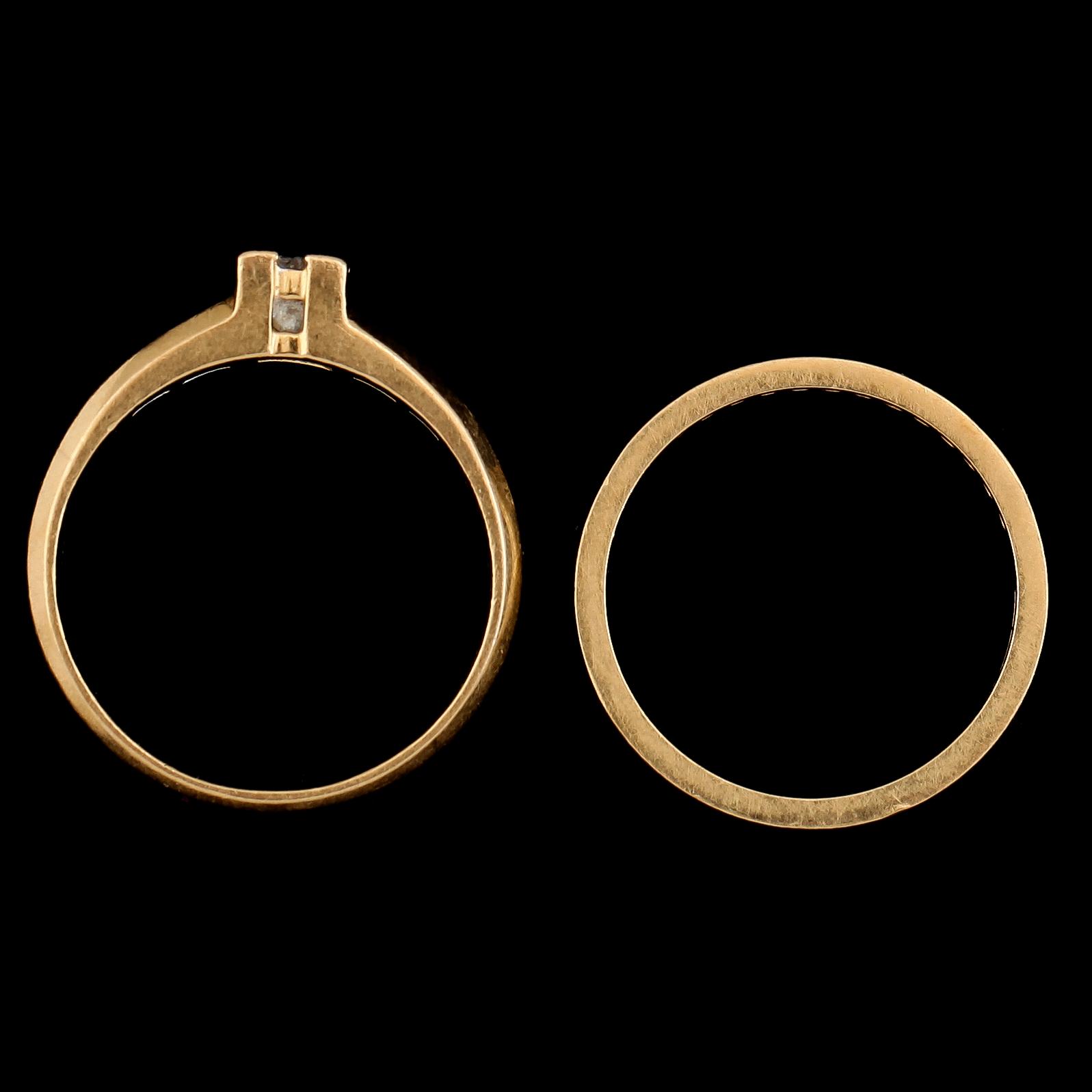RINGAR, 2 st, 18K guld, briljant- och princesslipade diamanter. Total vikt ca 7 g.