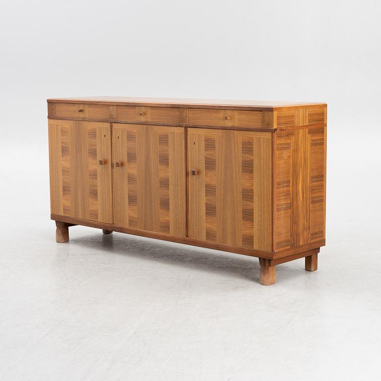 Carl Malmsten, sideboard, "Klinte", Åfors Möbelfabrik, 1900-talets andra hälft.