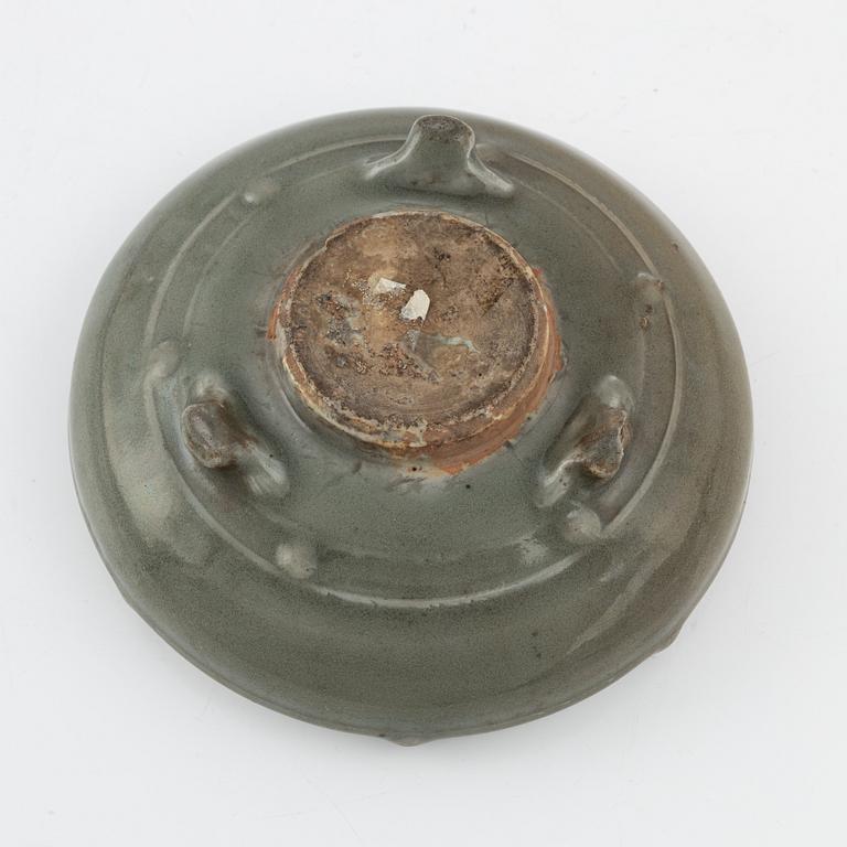 A ceramic incense burner, late Ming dynasty (1368-1644).