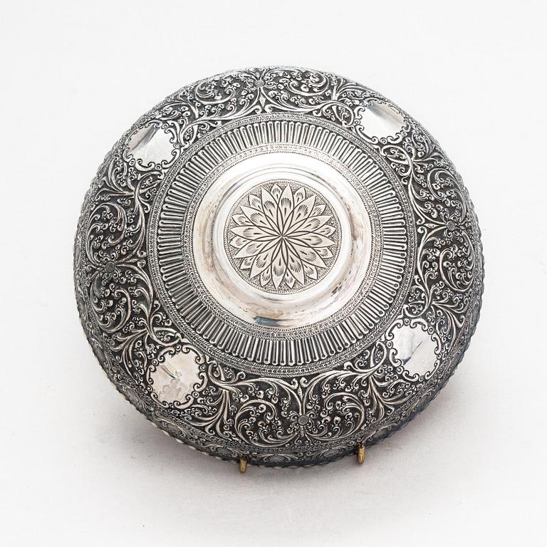 Skål, silver, österländsk, finska kontrollstämplar 1982.