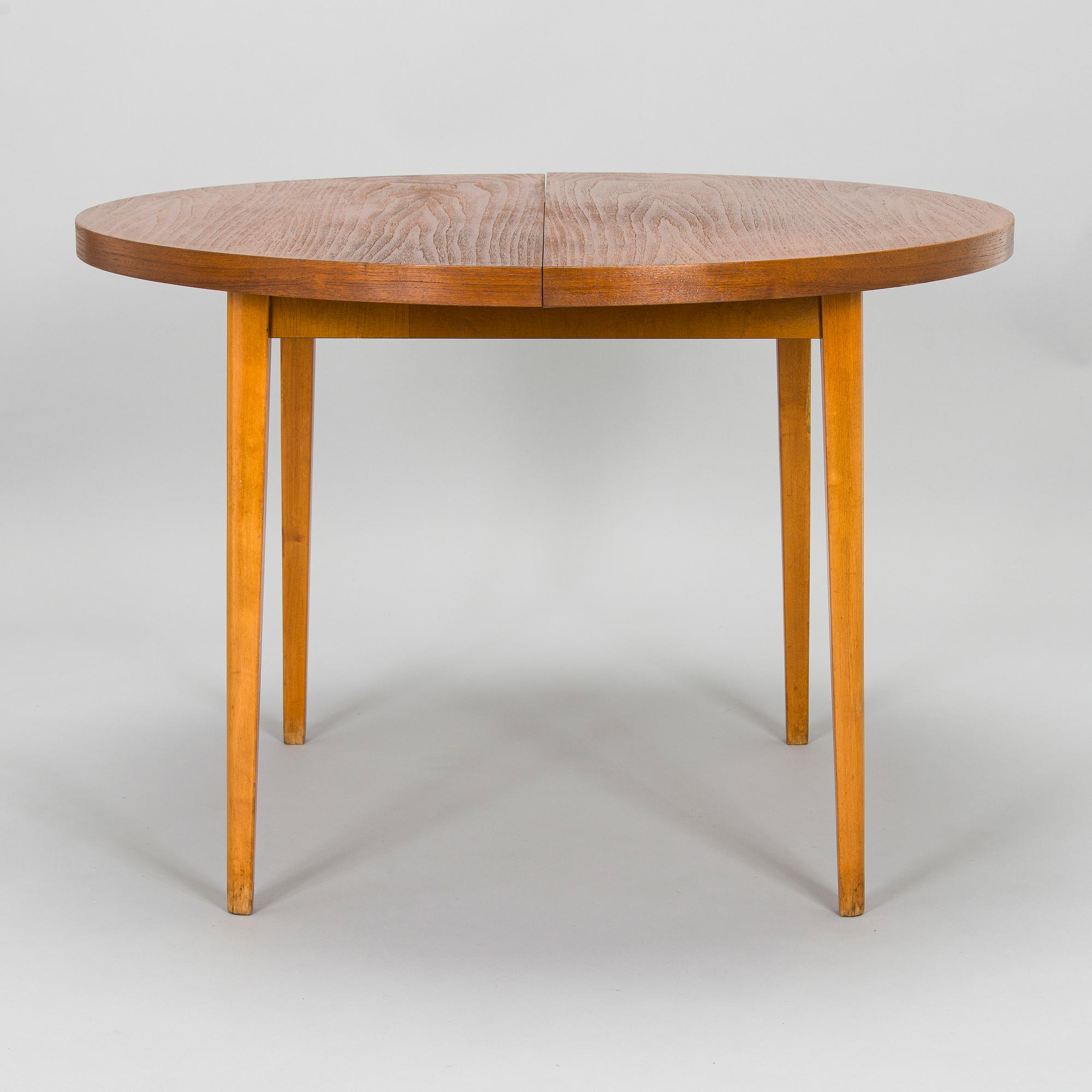 Pöytä, 1900-luvun puoliväli.