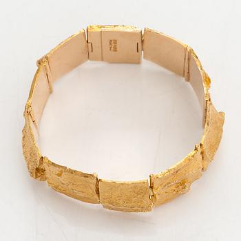 Björn Weckström, A 14K gold bracelet "Golden river". Lapponia 1970.