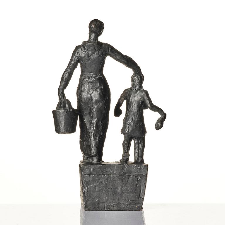 Ninnan Santesson, Woman with two playing children.